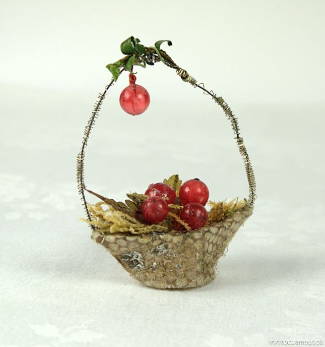 Basket with Currants
